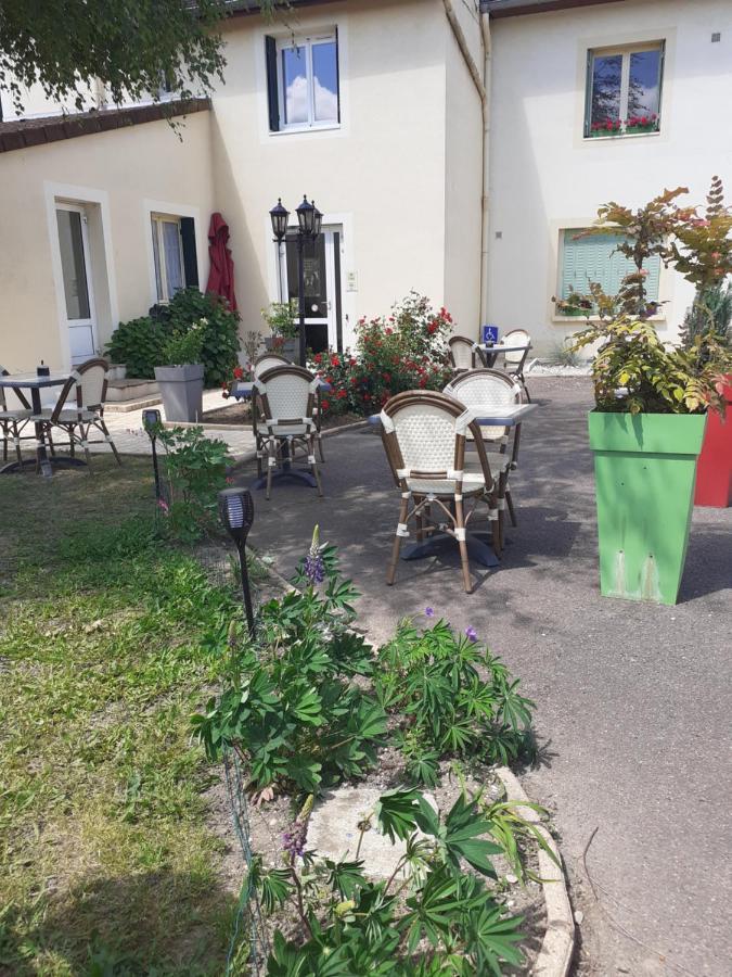Logis Au Puits Enchante Saint-Martin-en-Bresse エクステリア 写真